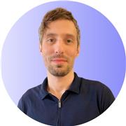 Professeur habitué à une méthode efficace et bienveillante, je propose des cours de français à distance, adaptés à vos besoins.